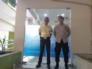 Personil Sat Pamobvit Polresta Tangerang melaksanakan kegiatan Patroli ke Bank BJB Cabang Pemda Tigaraksa