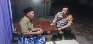 Jaga silaturahmi !!! Bhabinkamtibmas Polsek Pulomerak Polres Cilegon kunjungi warganya