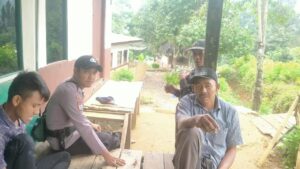 Bhabinkamtibmas Polsek Sobang Polres Lebak Sambang Silaturahmi Kamtibmas kepada Warga Masyarakat di Kp.Ciparasi Desa Ciparasi Kecamatan Sobang Kab.Lebak