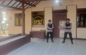 Anggota Polsek Sobang Polres Lebak melaksanakan Siaga dan sispam mako guna ciptakan situasi mako Polsek Sobang yang aman dan kondusif