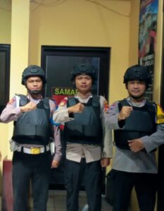 Anggota Piket Polsek Lebakgedong Laksanakan Sispam Mako