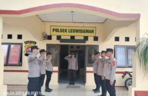 KA SPKT II Polsek Leuwidamar Polres Lebak, Pimpin Apel Serah Terima Piket Jaga