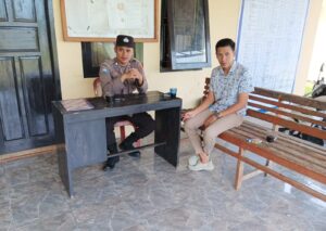 Bhabinkamtibmas Polsek Rangkasbitung Polres Lebak Temui Warga Di Kantor Desa Pasir Kupa