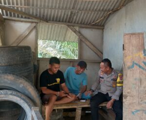Dengan Sambang, Bhabinkamtibmas Polsek Cileles Polres Lebak Ajak Warga Wujudkan Situasi Kamtibmas Yang Aman Kondusif