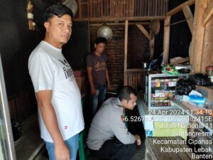 Anggota Polsek Cipanas Polres Lebak, Melaksanakan Giat KRYD dengan Sasaran Miras Di Wilkum Polsek Cipanas