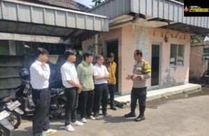Bhabinkamtibmas Desa Tobat Kecamatan Balaraja Polsek Balaraja Polresta Tangerang giat Sambang Warga Binaan