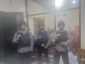 Untuk Menjaga Keamanan dan Kenyamanan Mako, Anggota Polsek Cipanas Polres Lebak, Laksanakan Giat Sispam Mako Malam Hari