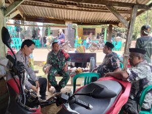 Polres Karawang, Bhabin Desa Karangjaya Polsek Cikampek Pesan Kantibmas Warga Dalam Sambang Silaturahmi