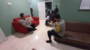 Jalin Komunikasi aktif, Personil Polsek Cibeber sambangi warga perumahan