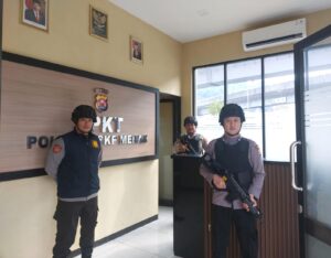 Jajaran Polsek Kskp Merak Melaksanakan Sispam Mako Polsek