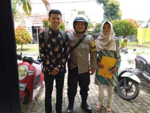 Laksanakan Sambang Kamtibmas, Bhabinkamtibmas kunjungi Warga