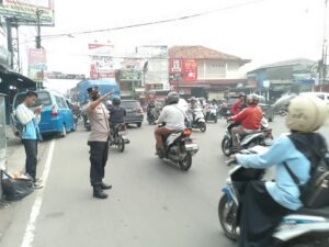 Gatur Lalain Pagi Merupakan Wujud Pelayanan Polisi kepada Masyarakat
