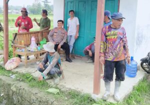 Kapolsek Rangkasbitung Polres Lebak Sambangi Warga Desa Sangiang Tanjung