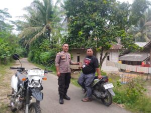 Bhabinkamtibmas Polsek Rangkasbitung Polres Lebak Sapa Tokoh Masyarakat Desa Binaan