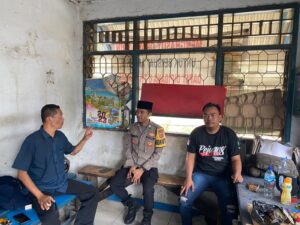 Bhabinkamtibmas Sambangi Pos Satpam Perusahaan