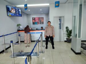 Personil Sat Pamobvit Polresta Tangerang melaksanakan kegiatan Patroli ke Bank BRI unit Tigaraksa