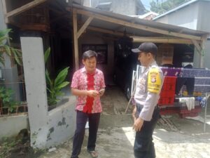 Bhabinkamtibmas Polsek Bojongmanik Polres Lebak Sambangi warga di Desa Binaan