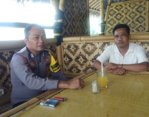 Dengan Cara Sambang, Bhabinkamtibmas Polsek Cirinten Polres Lebak Sampaikan Pesan Kamtibmas
