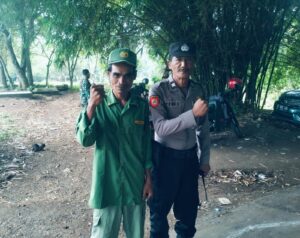 Gencarkan program Polisi RW, Anggota Polsek Kresek kunjungi warga di Desa