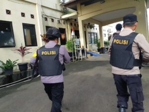 Personil Polsek Cilegon Polres Cilegon Siap Mako cegah aksi teror