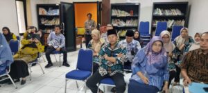 Bhabinkamtibmas Polsek Ciwandan Polres Cilegon Polda Hadir Dalam Musyawarah Kelurahan