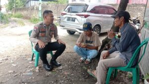 Dengan Jalin Silaturahmi, Bhabinkamtibmas Polsek Cibadak Polres Lebak Sambang Warga Masyarakat