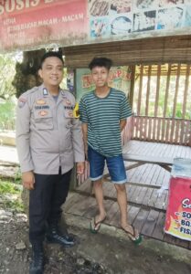 Sambangi Warga, Bhabinkamtibmas Polsek Wanasalam Polres Lebak jaga silaturahmi Dengan Warga