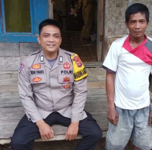 Sambangi Warga, Bhabinkamtibmas Polsek Wanasalam Polres Lebak jaga silaturahmi Dengan Warga