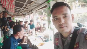 Bhabinkamtibmas Polsek Sobang Polres Lebak Sambang Silaturahmi Kamtibmas kepada Warga Masyarakat di Kp.Ciparasi Desa Ciparasi Kecamatan Sobang Kab.Lebak