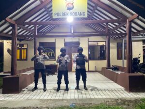 Anggota Polsek Sobang Polres Lebak melaksanakan Siaga dan sispam mako guna ciptakan situasi mako Polsek Sobang yang aman dan kondusif
