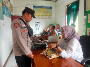 Bhabinkamtibmas Polsek Sobang Polres Lebak Sambang Silaturahmi Kamtibmas kepada Warga Masyarakat di Kp.Maja Desa Majasari Kecamatan Sobang Kab.Lebak