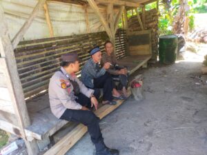 Bhabinkamtibmas Polsek Sobang Polres Lebak Sambang Silaturahmi Kamtibmas kepada Warga Masyarakat di Kp.Cikuning Desa Sukamaju Kecamatan Sobang Kab.Lebak