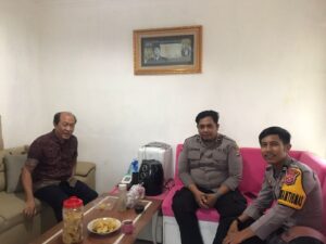 Bhabinkamtibmas Polsek Sajira Polres Laksanakan kegiatan Silaturahmi dengan warga masyarakat Desa Binaan