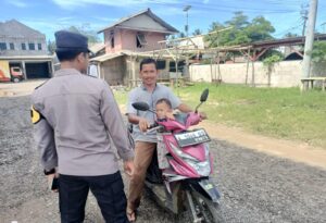 Warga Desa Binaan Di Sambangi Bhabinkamtibmas Polsek Malingping Polres Lebak