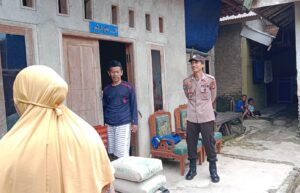 Anggota Bhabinkamtibmas Polsek Cipanas Polres Lebak Laksanakan Sambang ke masyarakat