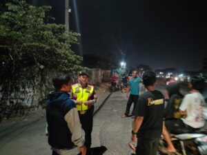 Jajaran Sat Samapta Polres Karawang Gencar Melaksanakan Patroli Perintis Presisi diwilayah Karawang dalam rangka mengantisipasi Kenakalan Remaja pada malam hari