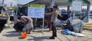Bhabinkamtibmas Laksanakan Sambang Dor to Dor dan sampaikan himbauan kamtibmas