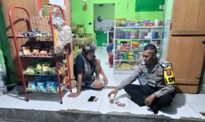 Anggota Bhabinkamtibmas Polsek Cipanas Polres Lebak Laksanakan Sambang ke masyarakat