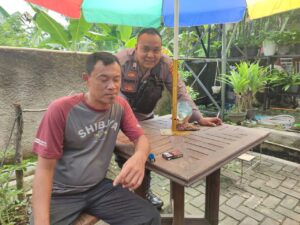 Bhabinkamtibmas Polsek Rangkasbitung Polres Lebak Temui Warga Kampung Ciseke
