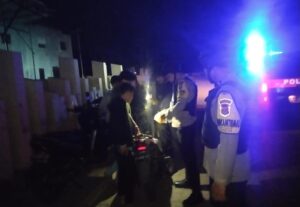 Antisipasi 3C (Curat, Curas, Curanmor), Gank Motor, Polsek Mancak Polres Cilegon Polda Banten laksanakan Patroli Mobile Blue Light dan Dialogis