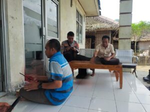 Bhabinkamtibmas Polsek Sobang Polres Lebak Sambang Silaturahmi Kamtibmas kepada Warga Masyarakat di Kp.Cilebang Desa Sukajaya Kecamatan Sobang Kab.Lebak
