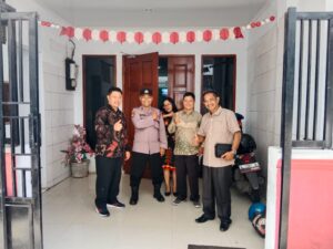 Anggota Polsek Rangkasbitung Polres Lebak Patroli Dialogis Ke Gereja Pantekosta Di Jalan Sunan Kalijaga