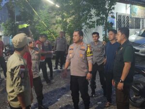Kapolresta Tangerang Datangi Lokasi Banjir Di Perumahan Taman Cikande