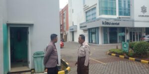 HARKAMTIBMAS Personil Polsek Cibeber Himbauan Tentang waspada kriminalitas di wilayah perkantoran !!!