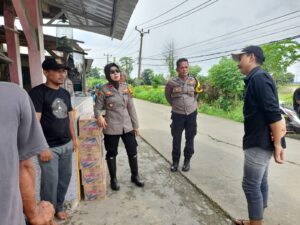 Kapolsek Kresek lakukan Sambang warga di Desa, sebagai bentuk kepedulian dan pendekatan diri dengan masyarakat