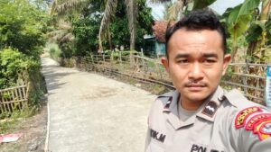 Bhabinkamtibmas Polsek Rangkasbitung Polres Lebak Giat Pengecekan Pembangunan JUT