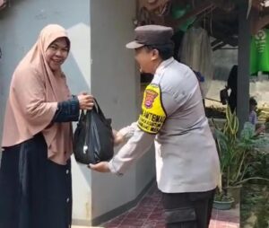 Bhabinkamtibmas Polsek Rangkasbitung Polres Lebak Sambangi Rumah Eli Sopiyah