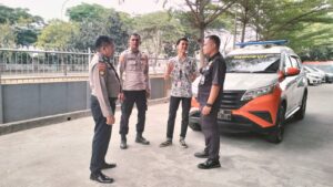 Personil Sat Pamobvit Polresta Tangerang melaksanakan patroli di kawasan Tertentu pemantauan di Kawasan Industri Millenium