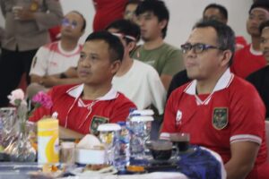 Kapolres Lebak Polda Banten AKBP. SUYONO., SIK Nobar bersama Masyarakat Kab. Lebak