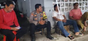 Bhabinkamtibmas Gerem polsek Pulomerak laksanakan sambang sambil ngopi bareng dengan warganya